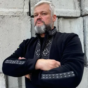 Капюшонки и спортивные кофты с полной запечаткой: Тепла фліска з сірим орнаментом